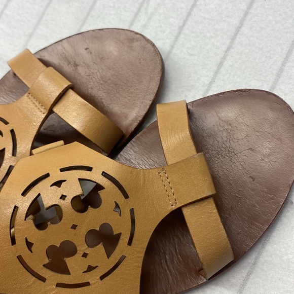 TORY BURCH Claire Capri Logo THONG Wedge LEATHER Sandals 7 Tan Fabulous Brown - Picture 10 of 12